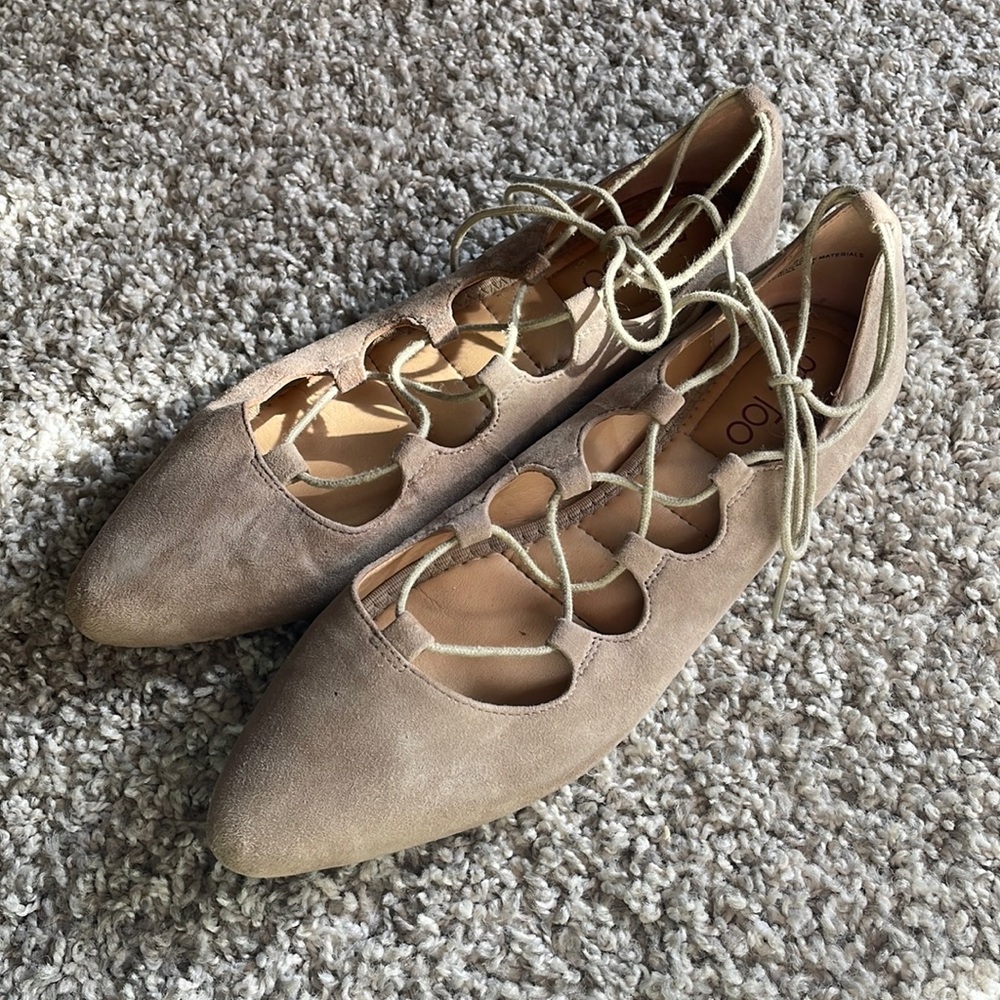 Me Too “Amber” Tan Suede Lace Up Flats